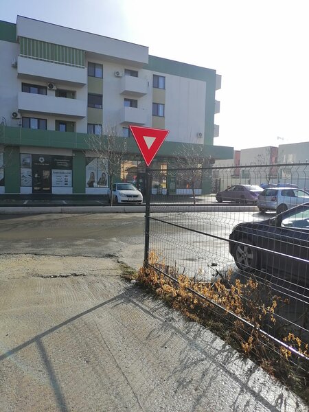 1 Decembrie, Drumul Gura Putnei